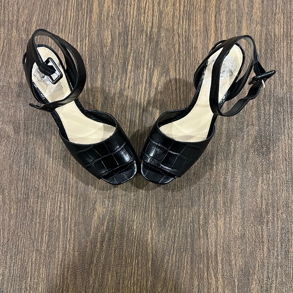 Never worn Vince Camuto
